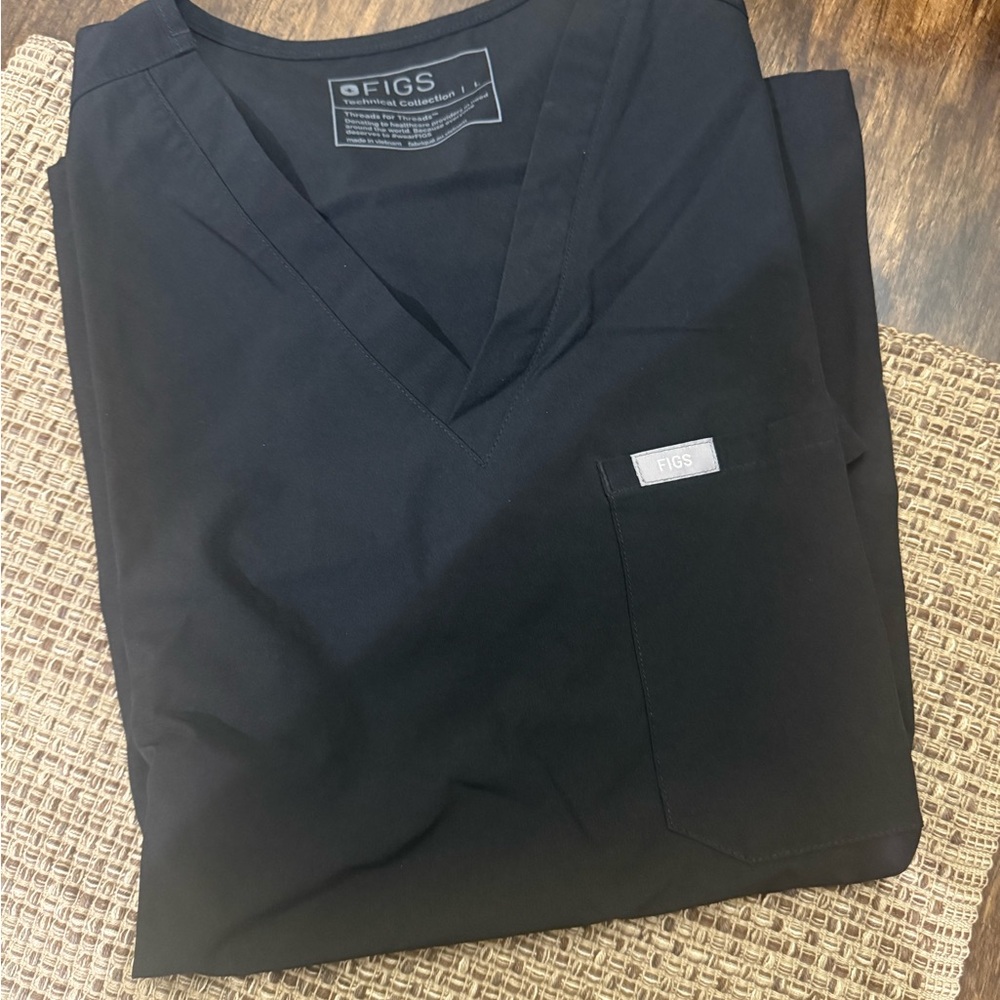 Figs Black FiOn Top